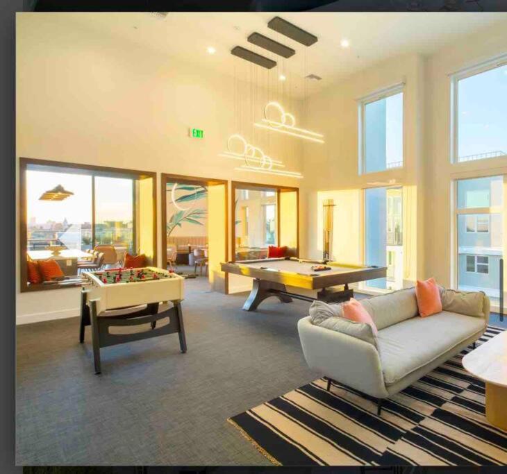Relax On Wilshire With A View Lejlighed Los Angeles Eksteriør billede